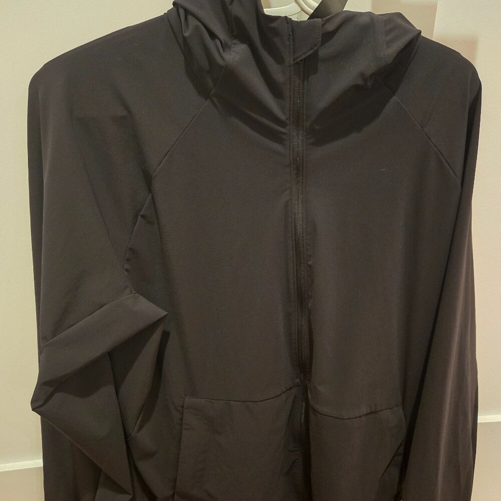 Lululemon men's black windbreaker jacket